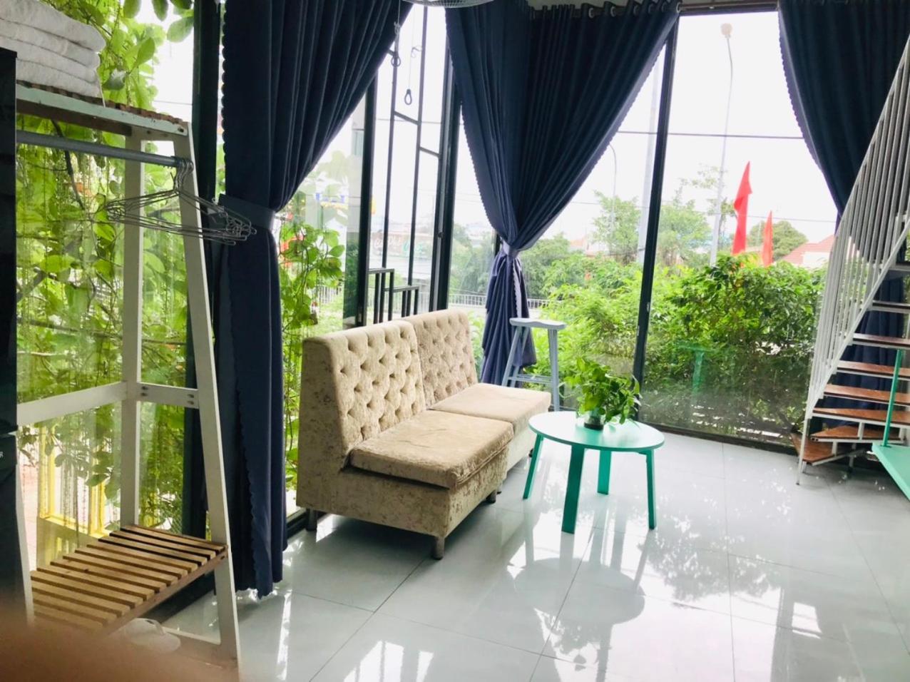 Nha Khach Ken Hotell Cà Mau Exteriör bild