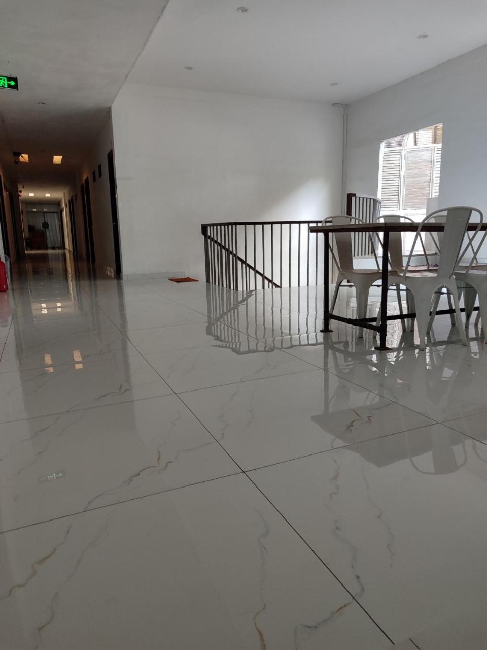 Nha Khach Ken Hotell Cà Mau Exteriör bild