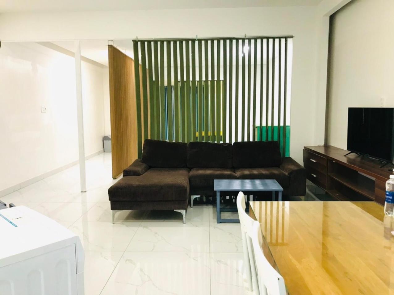 Nha Khach Ken Hotell Cà Mau Exteriör bild