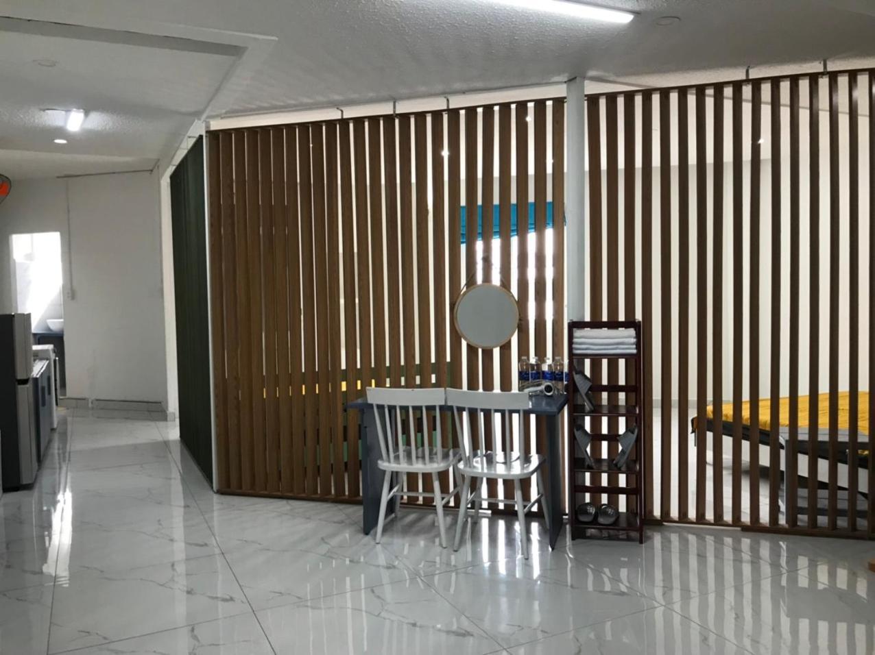 Nha Khach Ken Hotell Cà Mau Exteriör bild