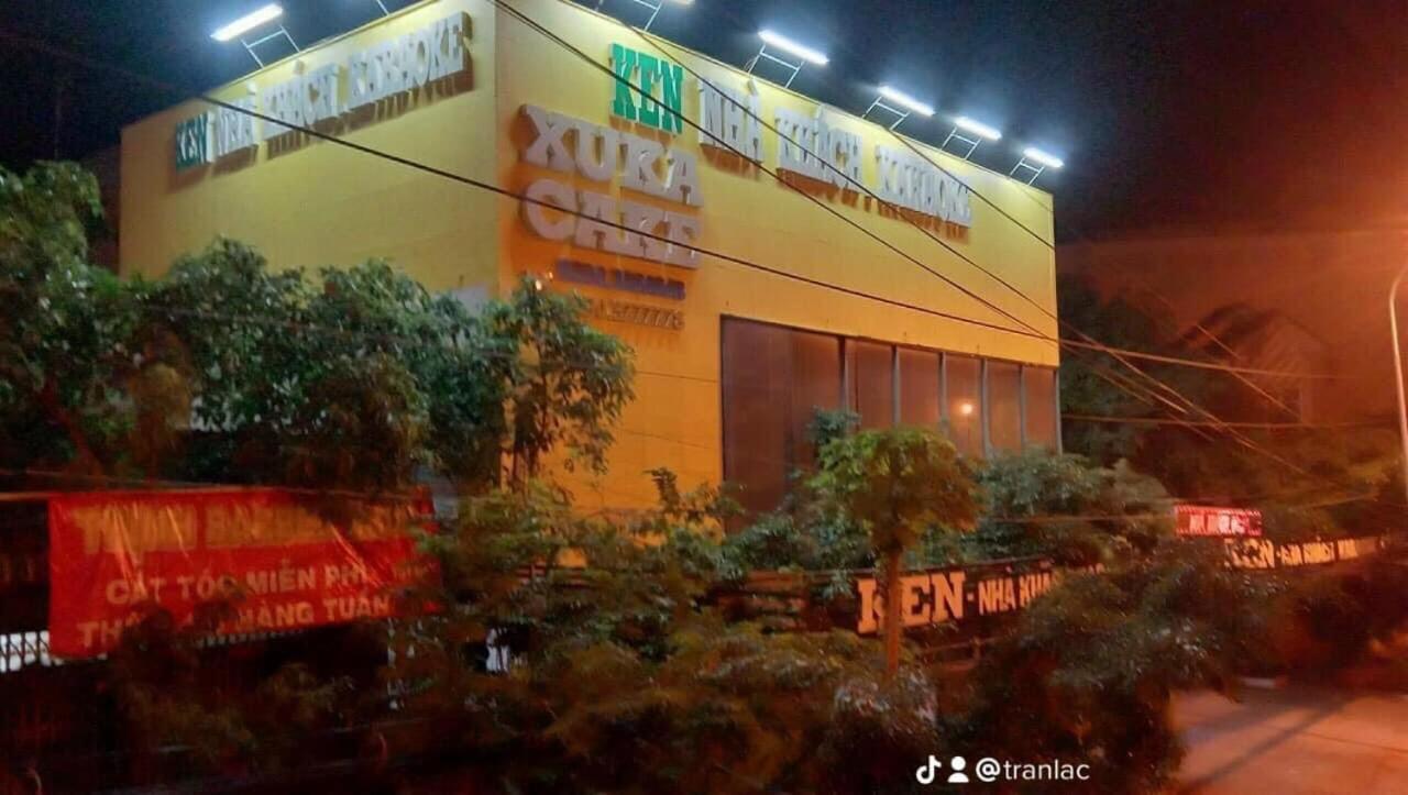 Nha Khach Ken Hotell Cà Mau Exteriör bild