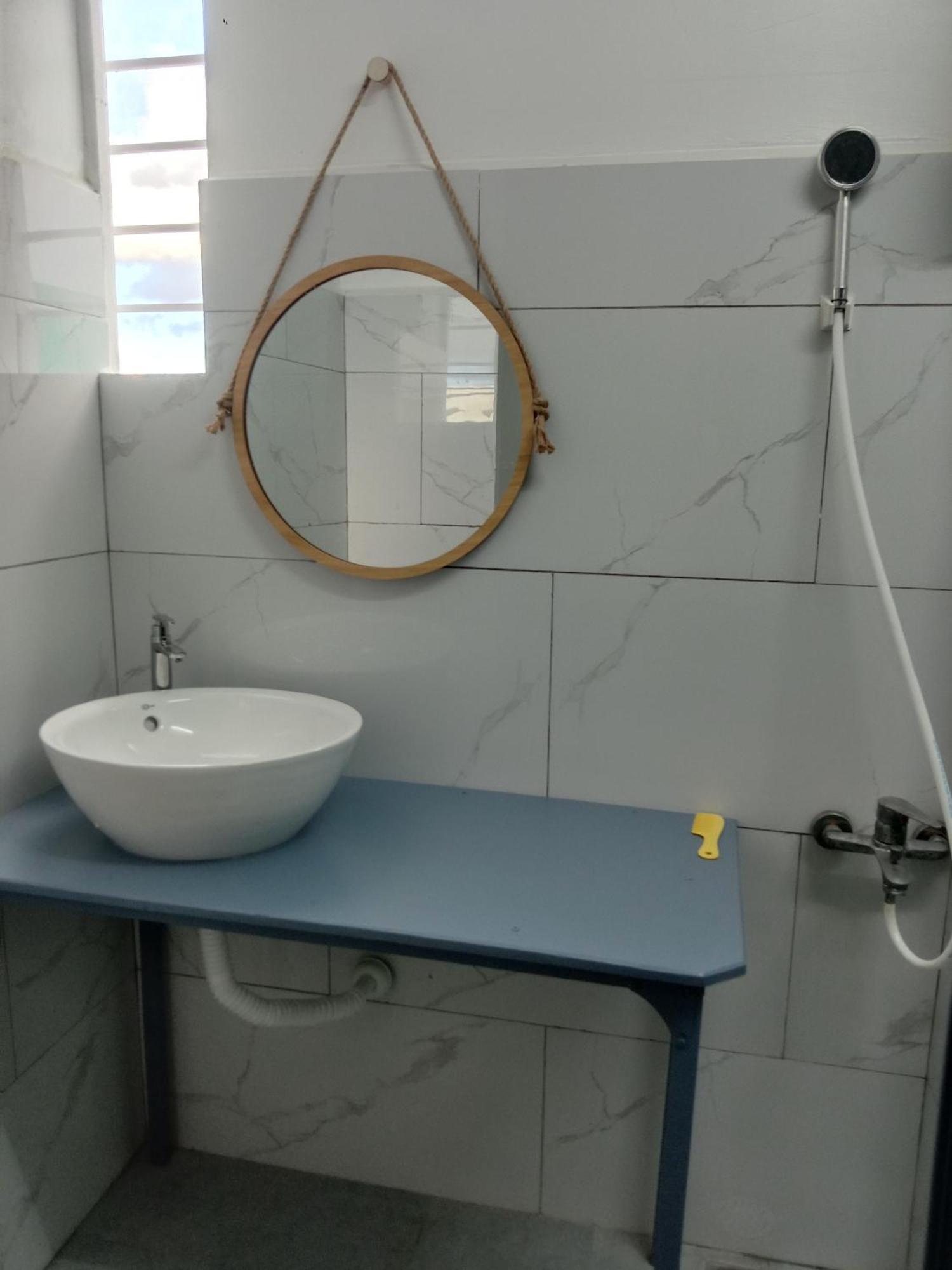 Nha Khach Ken Hotell Cà Mau Exteriör bild